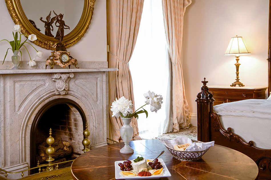 Dunleith Historic Inn Accommodations Room with Breakfast